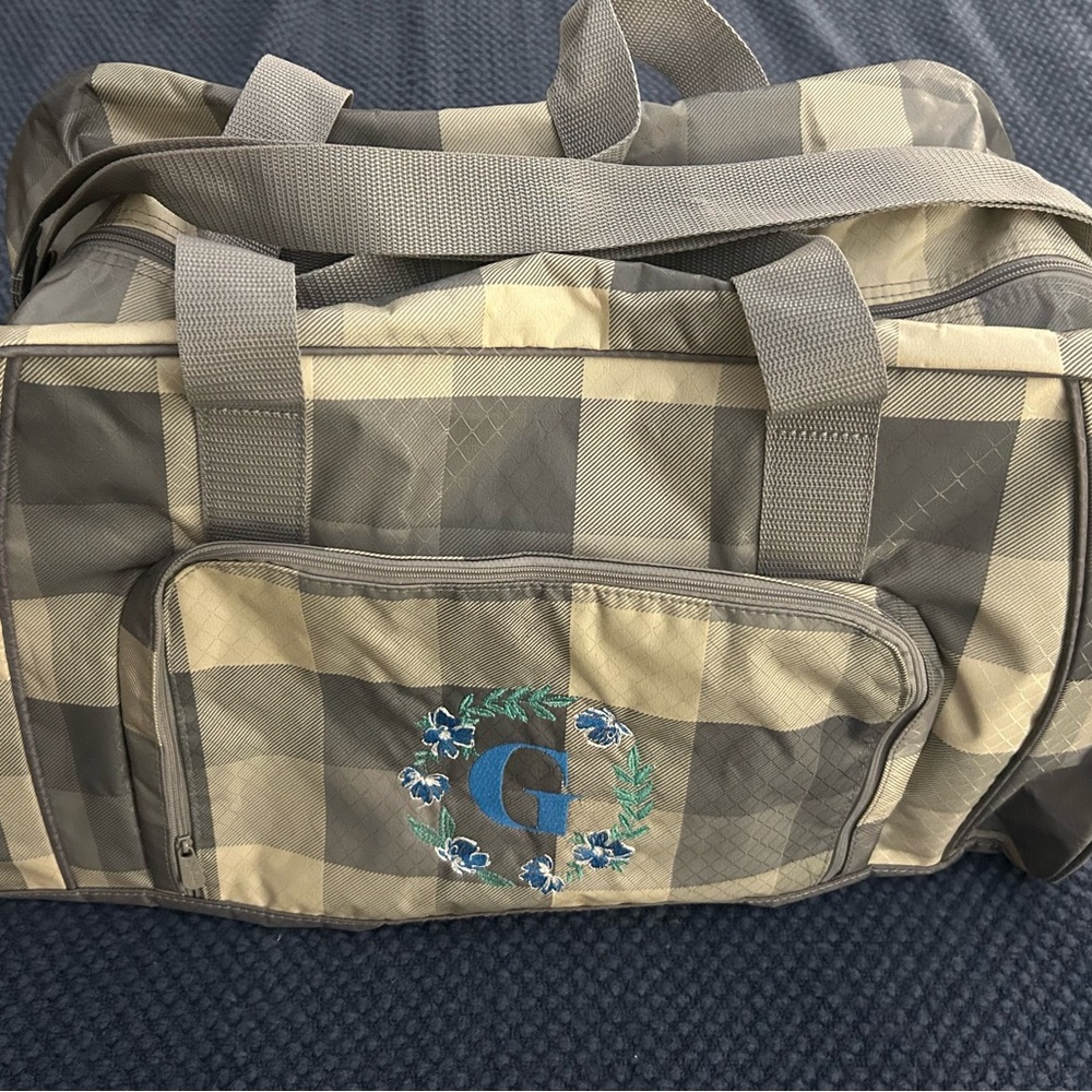 Gray Checkered Thirty One Bag
